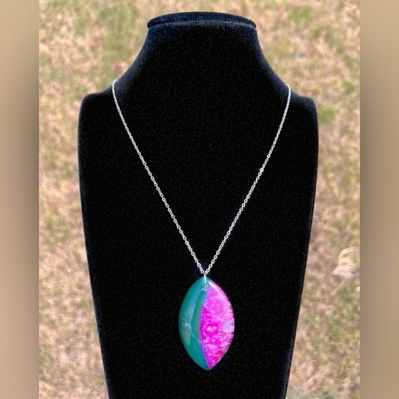 Green and Pink Agate Pendant - Picture 2 of 3